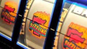 Studio live-dealer budimanjoss dengan meja Kode Alam dan dealer profesional siaran HD